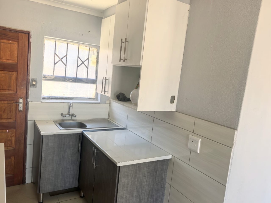 To Let 2 Bedroom Property for Rent in Mahube Valley Gauteng
