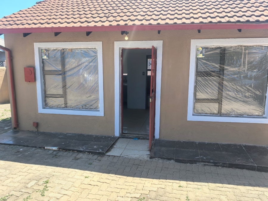 To Let 2 Bedroom Property for Rent in Mahube Valley Gauteng