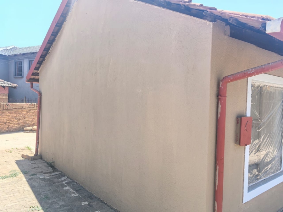 To Let 2 Bedroom Property for Rent in Mahube Valley Gauteng