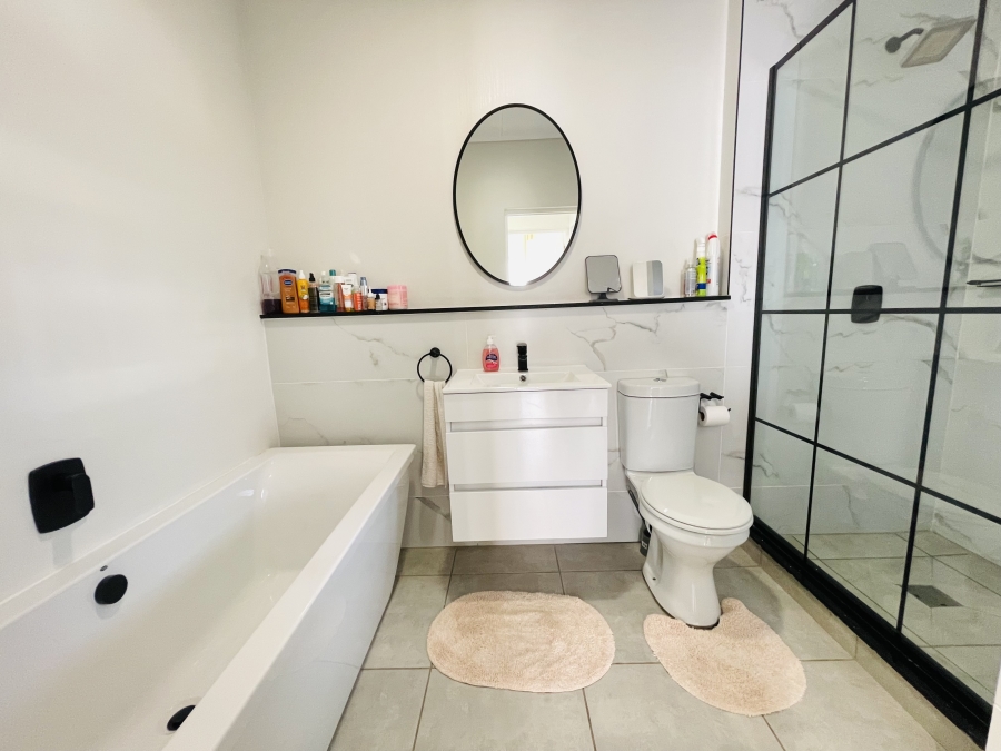 3 Bedroom Property for Sale in Waterfall Gauteng