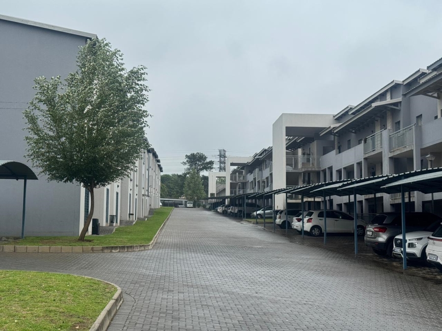 1 Bedroom Property for Sale in Noordwyk Gauteng