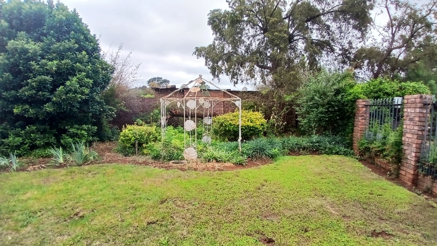 7 Bedroom Property for Sale in Haakdoornboom Gauteng