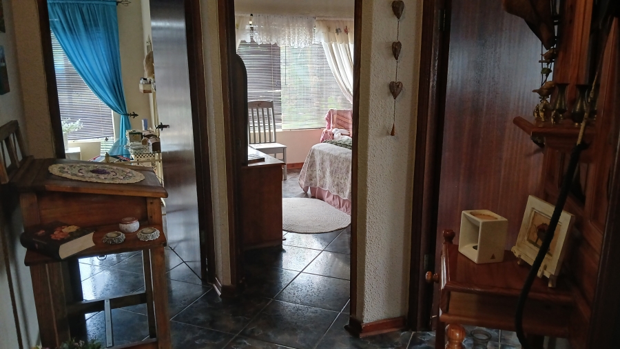 7 Bedroom Property for Sale in Haakdoornboom Gauteng