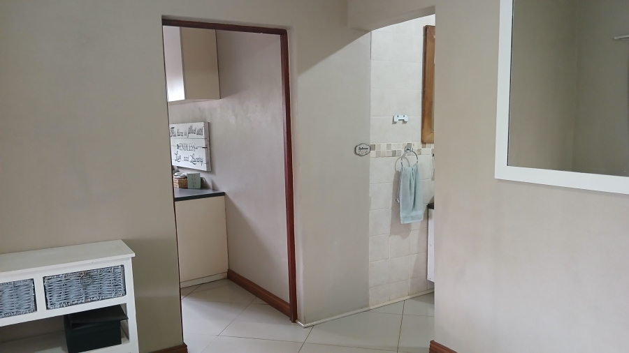 7 Bedroom Property for Sale in Haakdoornboom Gauteng