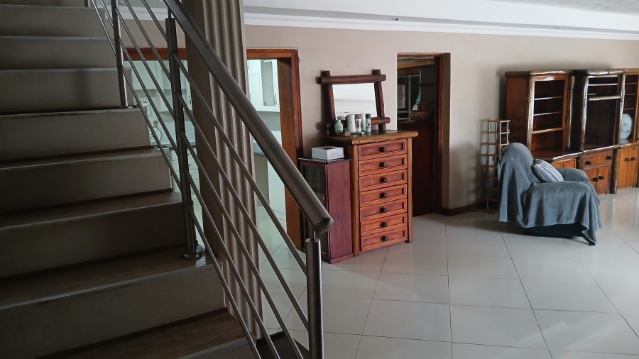 7 Bedroom Property for Sale in Haakdoornboom Gauteng
