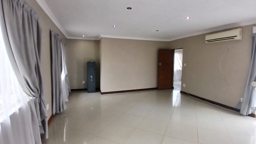 7 Bedroom Property for Sale in Haakdoornboom Gauteng