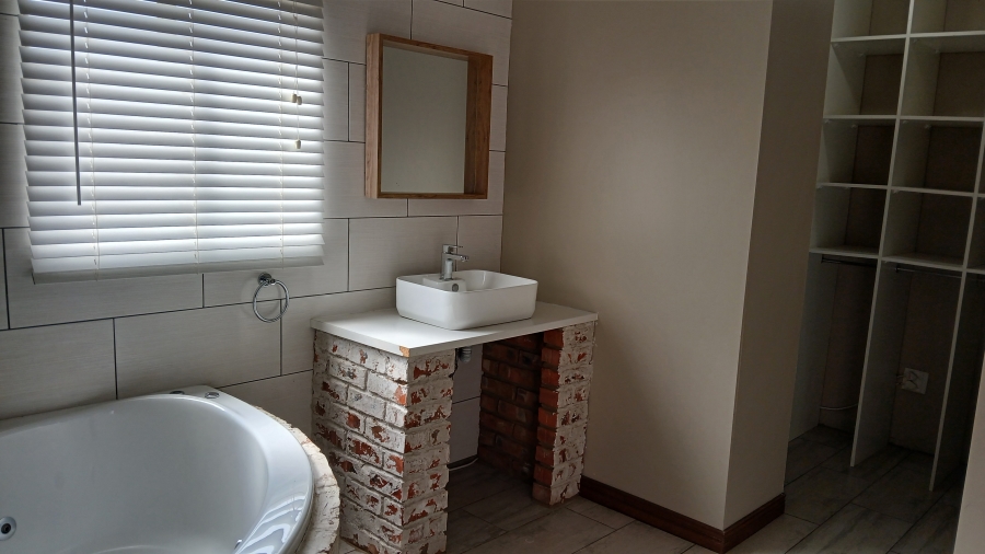 7 Bedroom Property for Sale in Haakdoornboom Gauteng