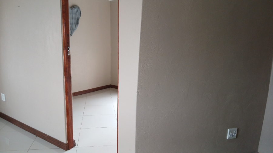 7 Bedroom Property for Sale in Haakdoornboom Gauteng