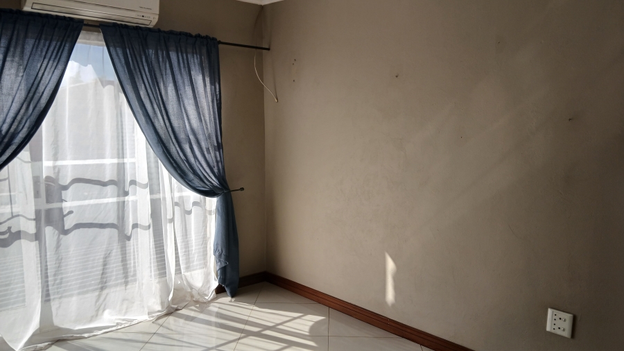 7 Bedroom Property for Sale in Haakdoornboom Gauteng