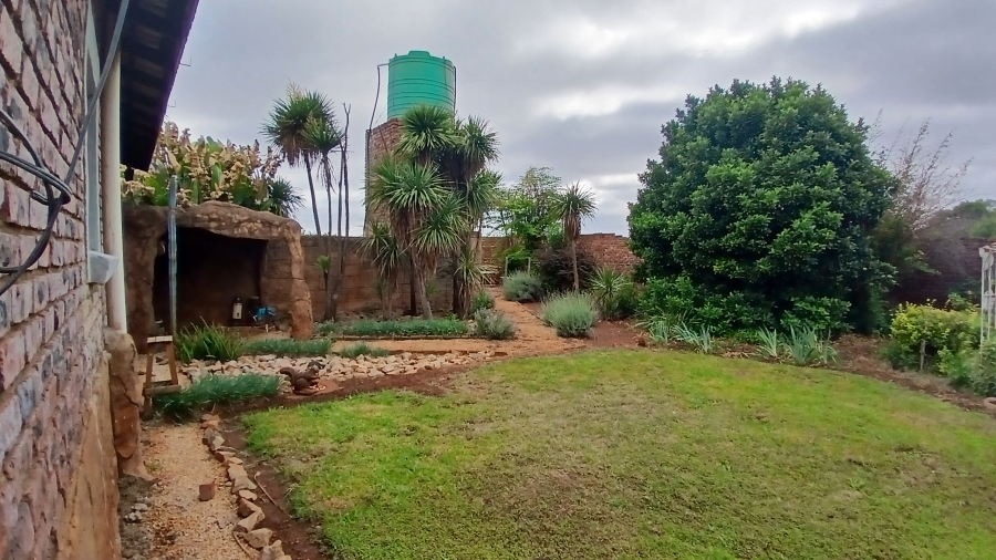 7 Bedroom Property for Sale in Haakdoornboom Gauteng
