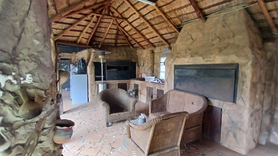 7 Bedroom Property for Sale in Haakdoornboom Gauteng