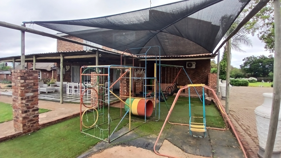 7 Bedroom Property for Sale in Haakdoornboom Gauteng