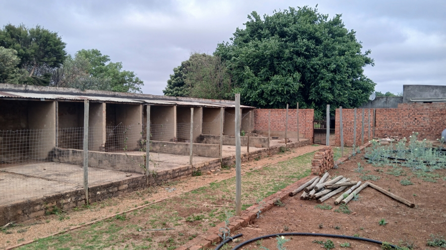 7 Bedroom Property for Sale in Haakdoornboom Gauteng