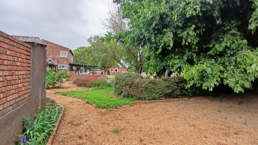 7 Bedroom Property for Sale in Haakdoornboom Gauteng