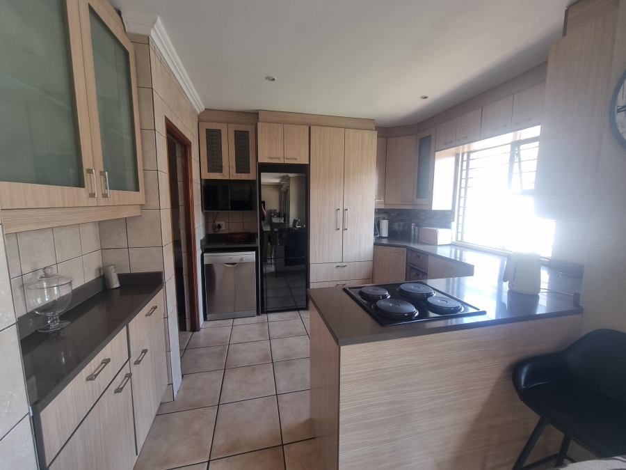3 Bedroom Property for Sale in Amorosa Gauteng