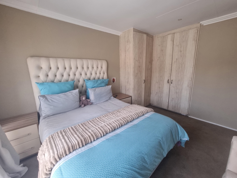 3 Bedroom Property for Sale in Amorosa Gauteng