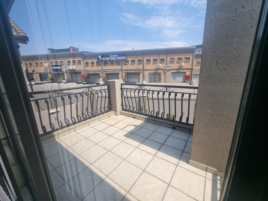 3 Bedroom Property for Sale in Amorosa Gauteng