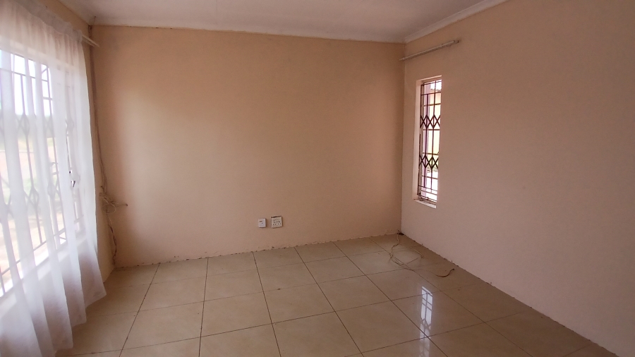 3 Bedroom Property for Sale in Rosslyn Gauteng