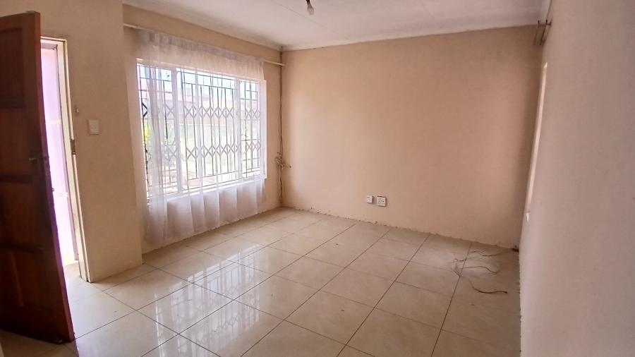 3 Bedroom Property for Sale in Rosslyn Gauteng