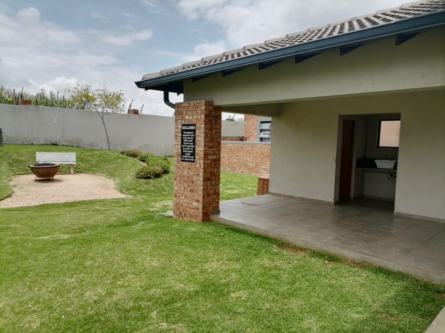 3 Bedroom Property for Sale in Noordwyk Gauteng