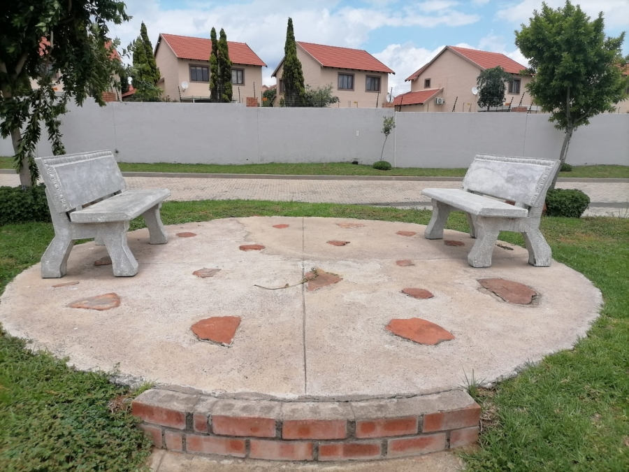 3 Bedroom Property for Sale in Noordwyk Gauteng