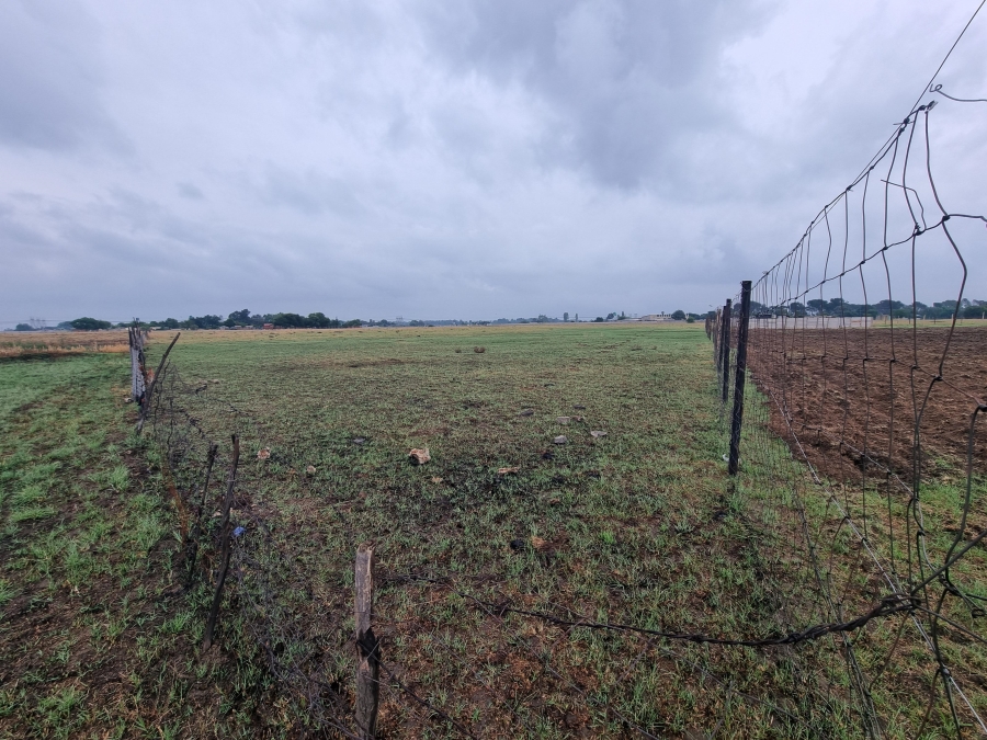 0 Bedroom Property for Sale in Boltonwold Gauteng