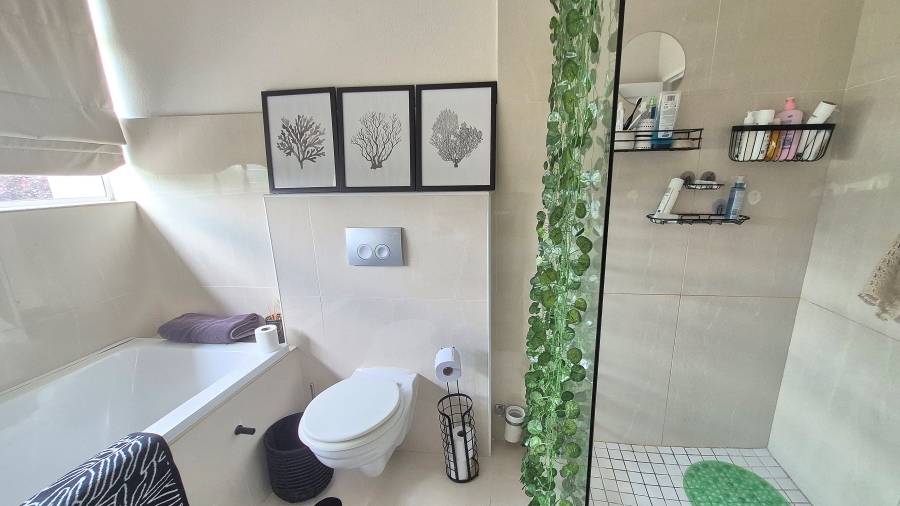 6 Bedroom Property for Sale in Dunblane Lifestyle and Equestrian Estate Gauteng