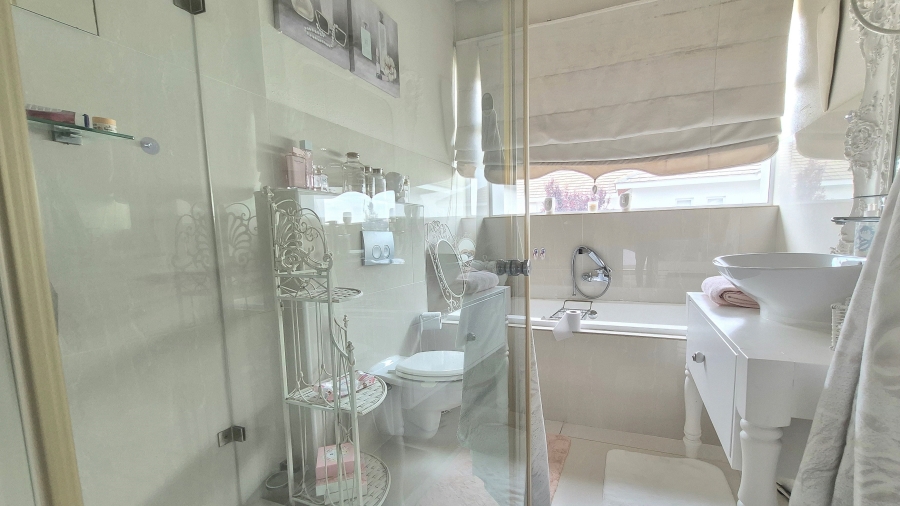 6 Bedroom Property for Sale in Dunblane Lifestyle and Equestrian Estate Gauteng