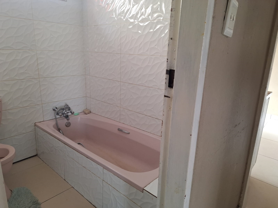 2 Bedroom Property for Sale in Soshanguve K Gauteng