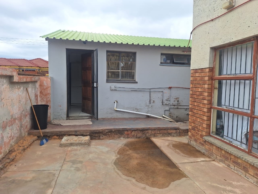 2 Bedroom Property for Sale in Soshanguve K Gauteng