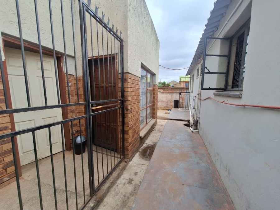 2 Bedroom Property for Sale in Soshanguve K Gauteng