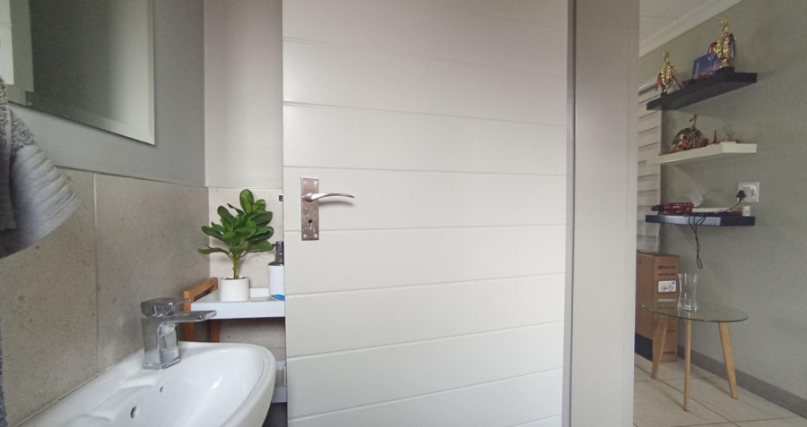 3 Bedroom Property for Sale in Zambezi Manor Lifestyle Estate Gauteng