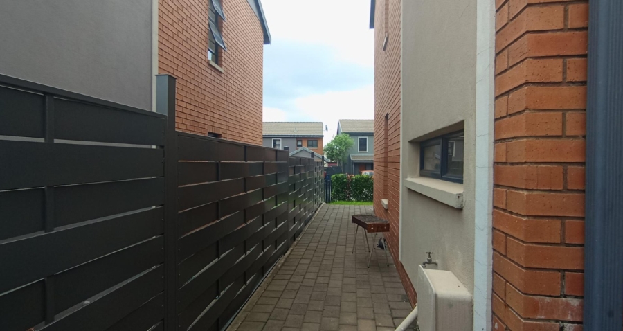 3 Bedroom Property for Sale in Zambezi Manor Lifestyle Estate Gauteng