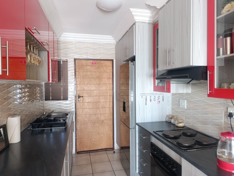 2 Bedroom Property for Sale in Pretoria North Gauteng