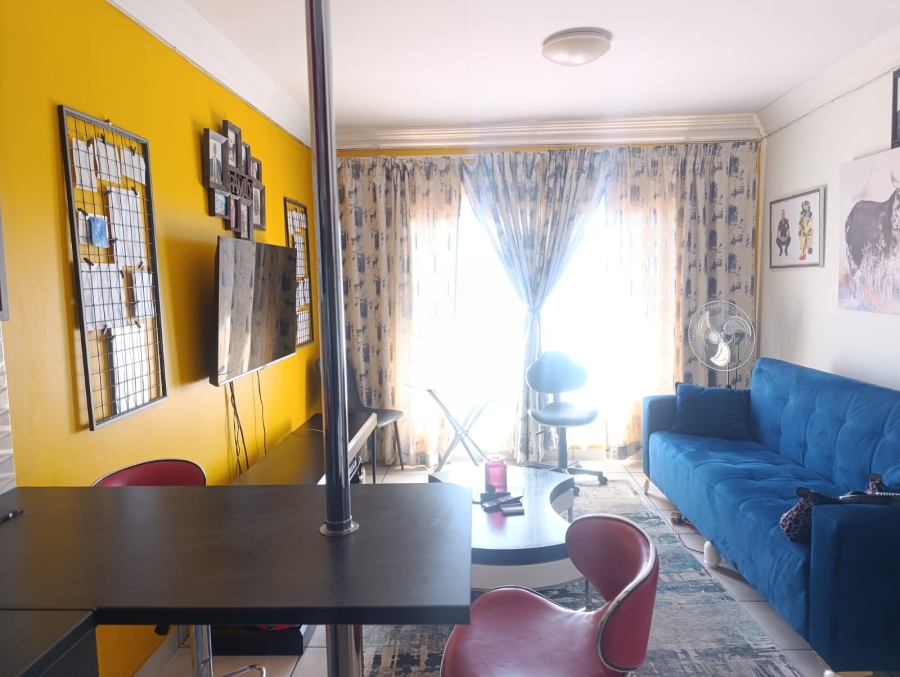 2 Bedroom Property for Sale in Pretoria North Gauteng