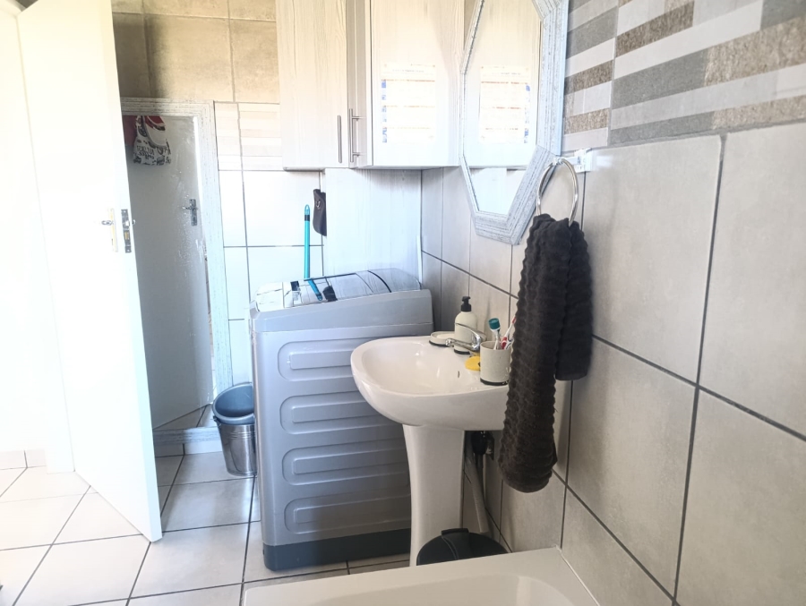 2 Bedroom Property for Sale in Pretoria North Gauteng