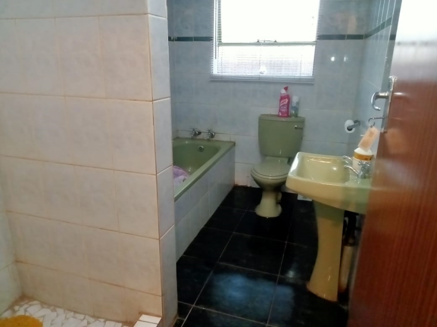 4 Bedroom Property for Sale in Soshanguve East Gauteng