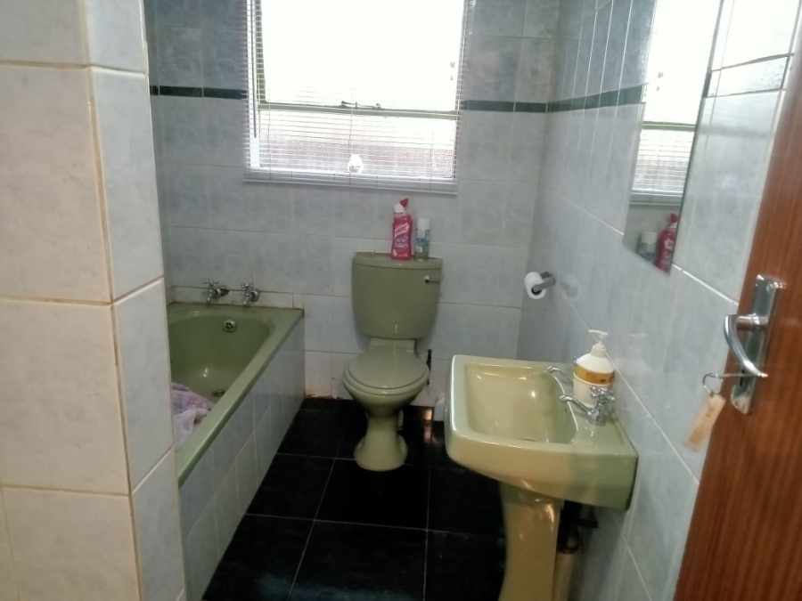 4 Bedroom Property for Sale in Soshanguve East Gauteng
