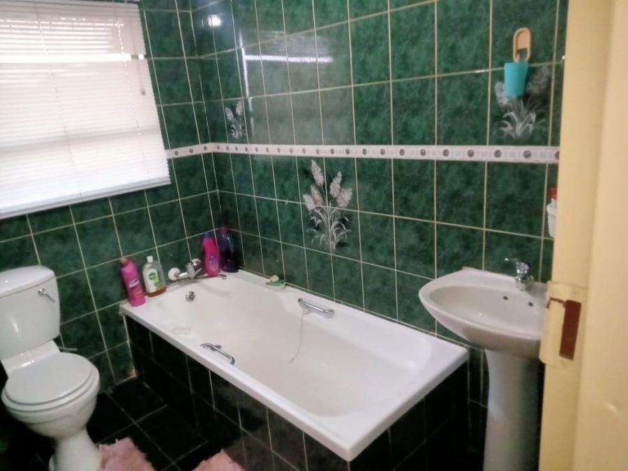 4 Bedroom Property for Sale in Soshanguve East Gauteng