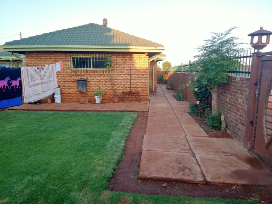 4 Bedroom Property for Sale in Soshanguve East Gauteng