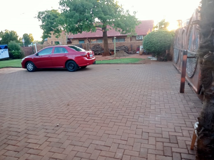 4 Bedroom Property for Sale in Soshanguve East Gauteng