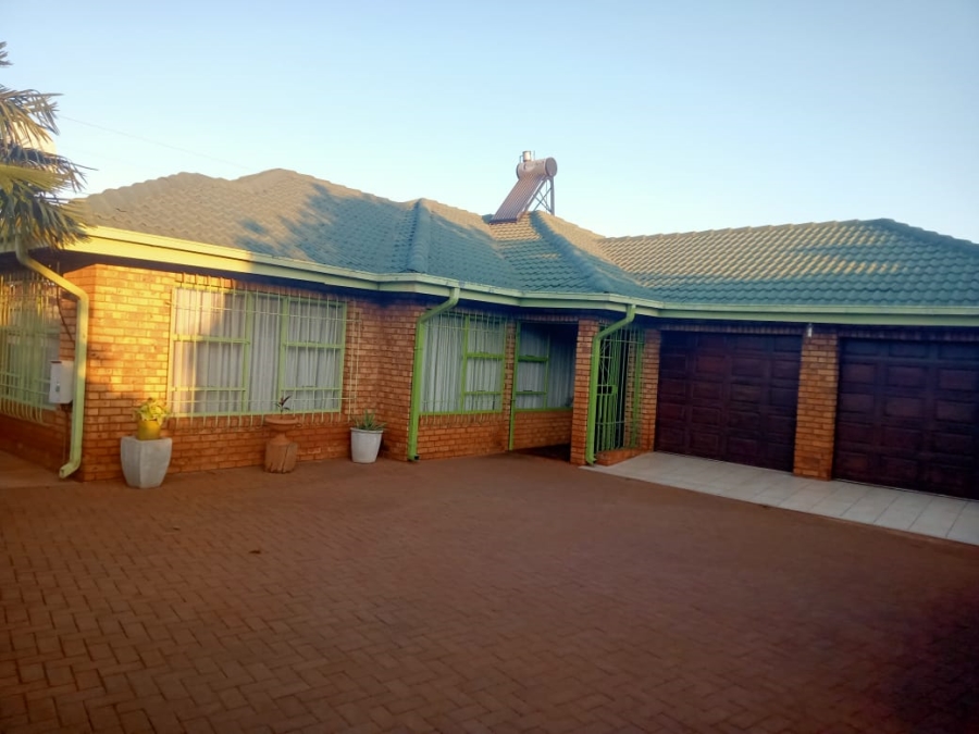 4 Bedroom Property for Sale in Soshanguve East Gauteng