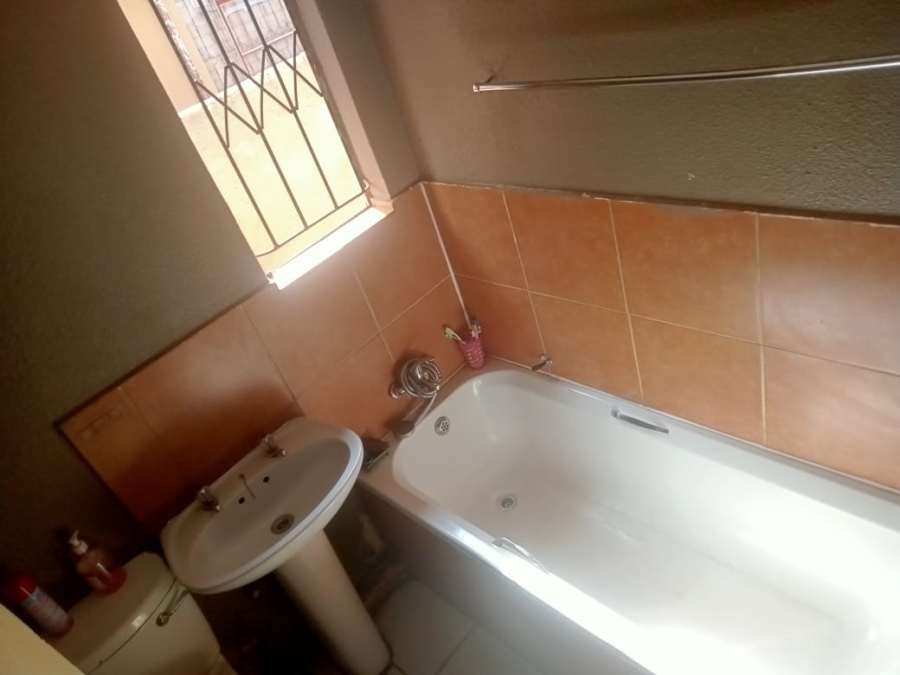 2 Bedroom Property for Sale in Soshanguve B Gauteng