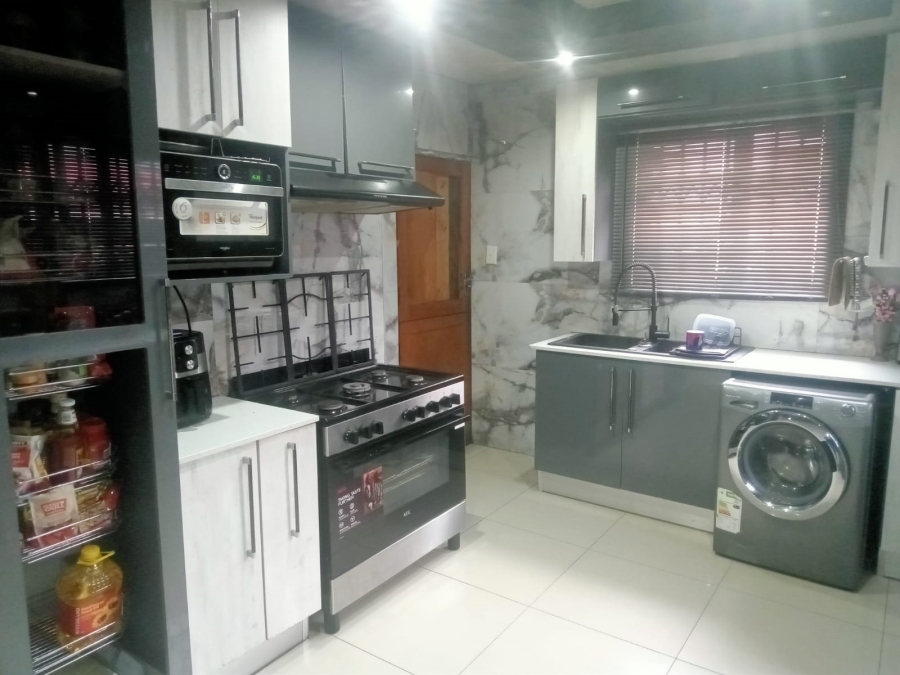 4 Bedroom Property for Sale in Soshanguve XX Gauteng