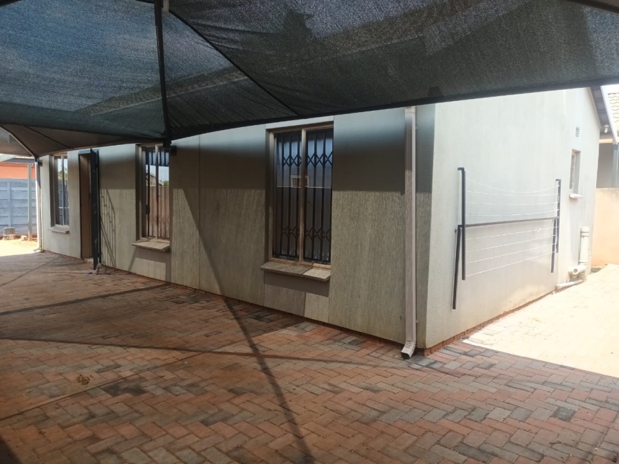 To Let 3 Bedroom Property for Rent in Rosslyn Gauteng