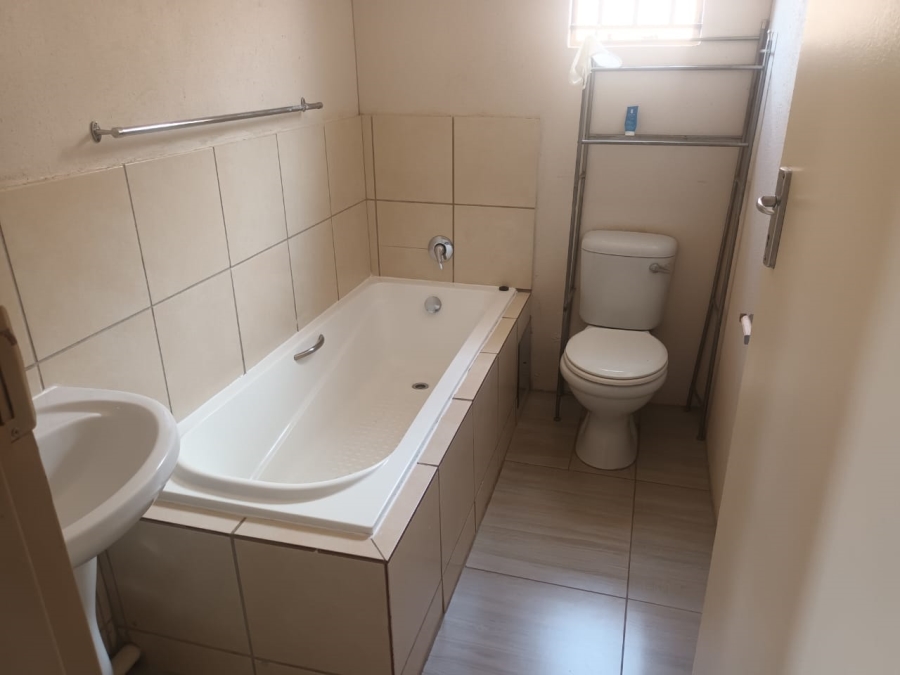 To Let 3 Bedroom Property for Rent in Rosslyn Gauteng