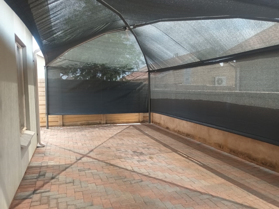 To Let 3 Bedroom Property for Rent in Rosslyn Gauteng