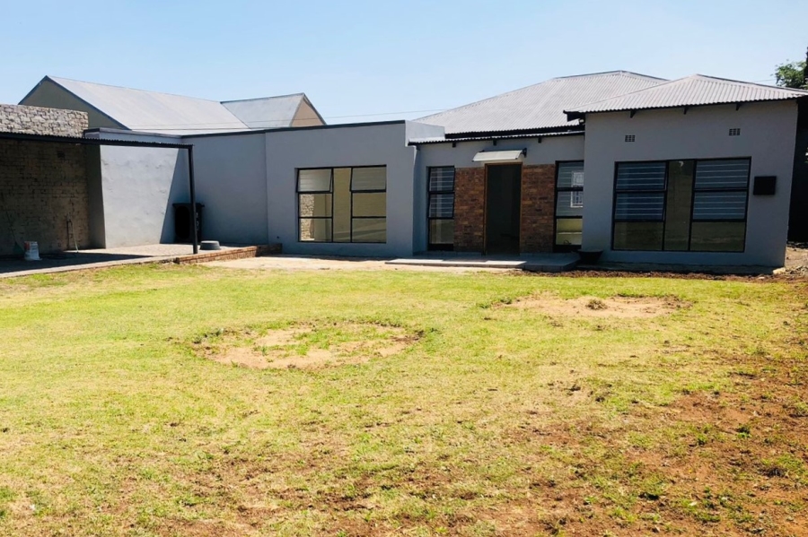 4 Bedroom Property for Sale in East Geduld Gauteng