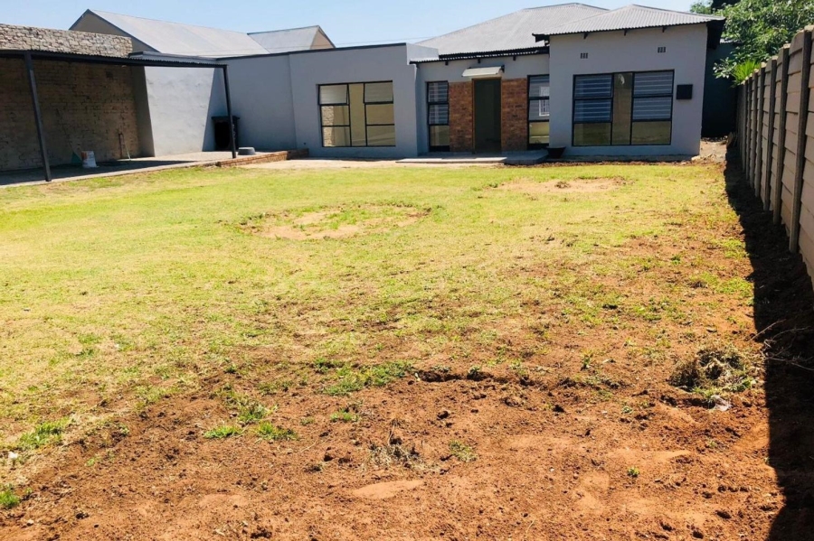 4 Bedroom Property for Sale in East Geduld Gauteng
