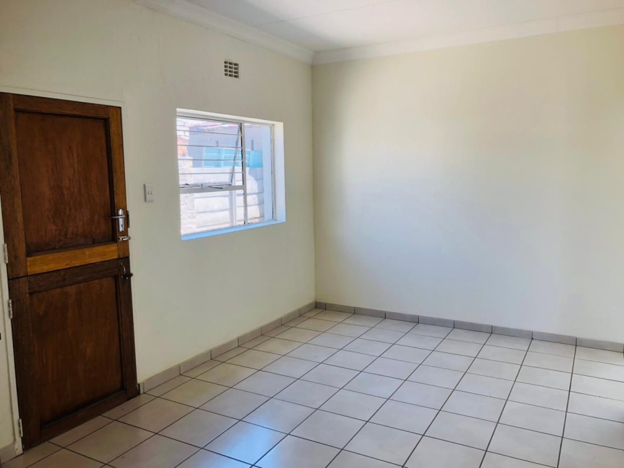 4 Bedroom Property for Sale in East Geduld Gauteng